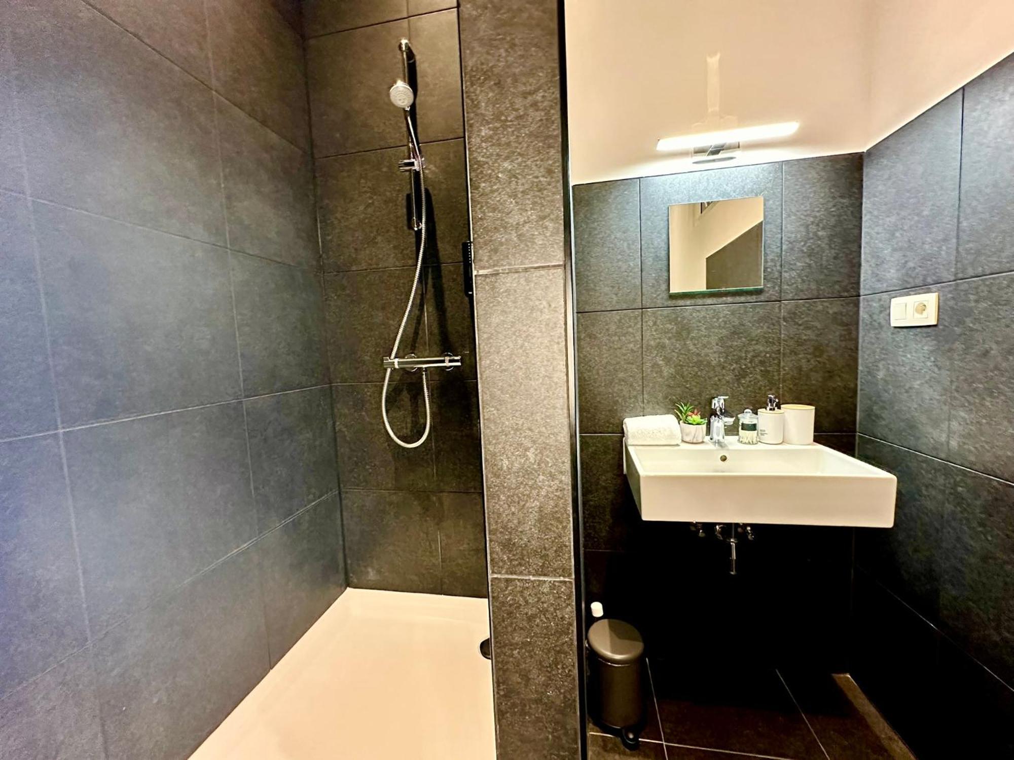 Luxury Suites Centrum By Rikas Hotels 안트베르펜 외부 사진